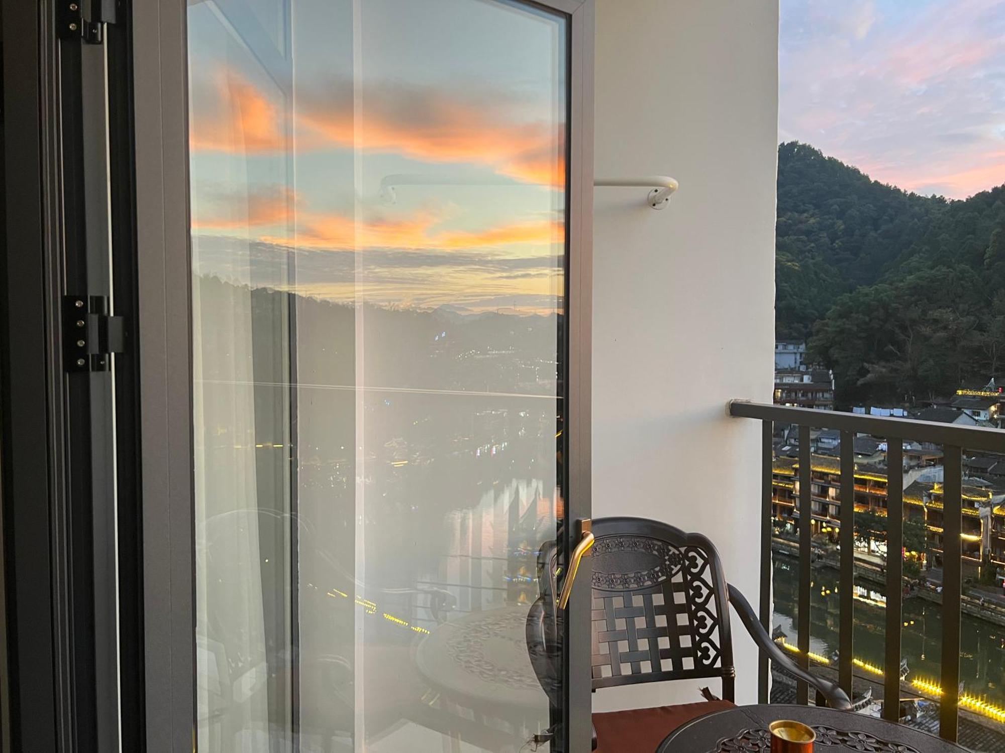 Phoenix Best River View B&B Fenghuang Zewnętrze zdjęcie