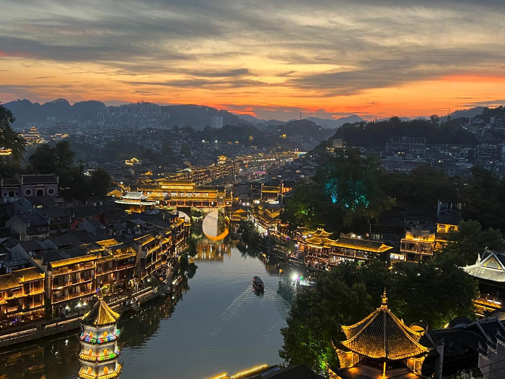 Phoenix Best River View B&B Fenghuang Zewnętrze zdjęcie