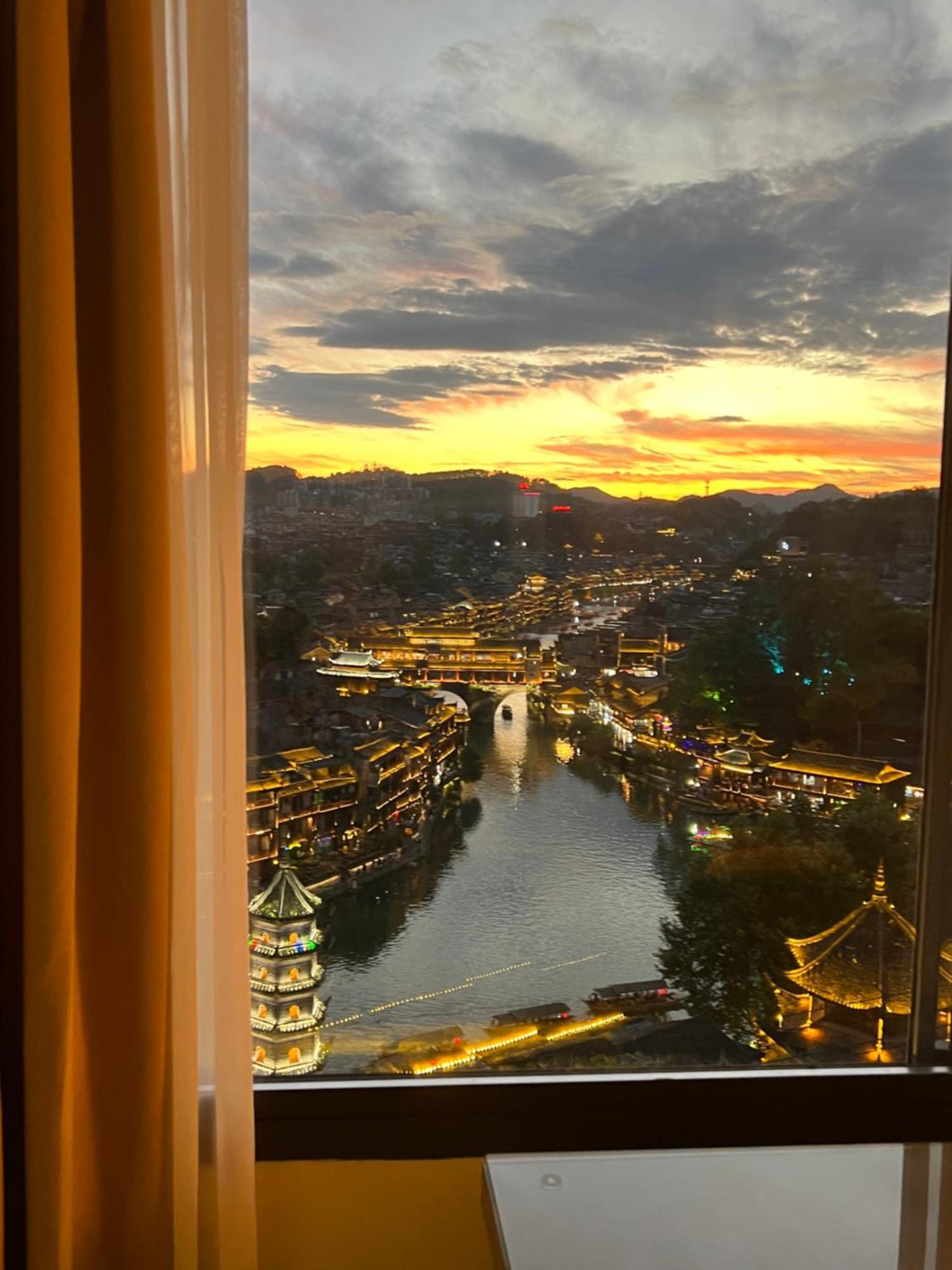 Phoenix Best River View B&B Fenghuang Zewnętrze zdjęcie