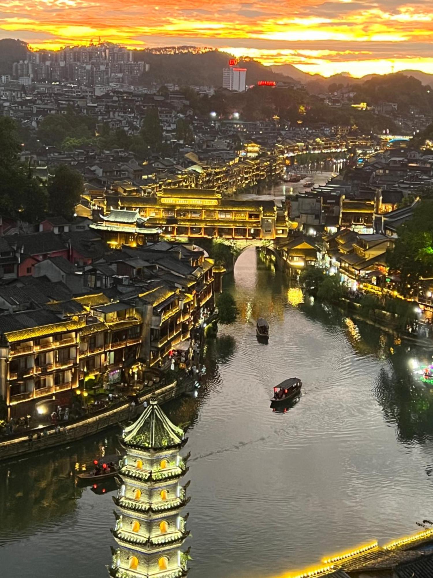 Phoenix Best River View B&B Fenghuang Zewnętrze zdjęcie