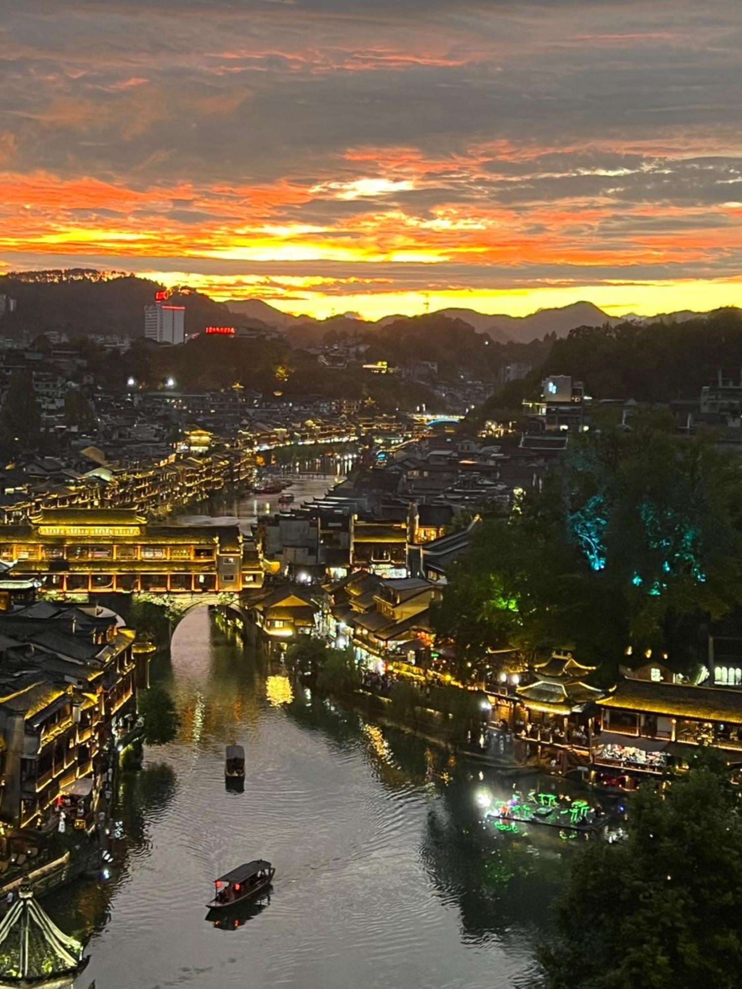 Phoenix Best River View B&B Fenghuang Zewnętrze zdjęcie